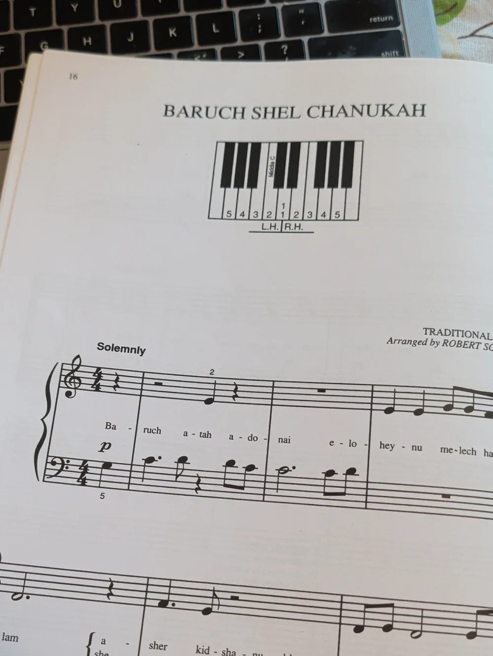 Fun with 5 Finger Jewish Holiday Song Book.